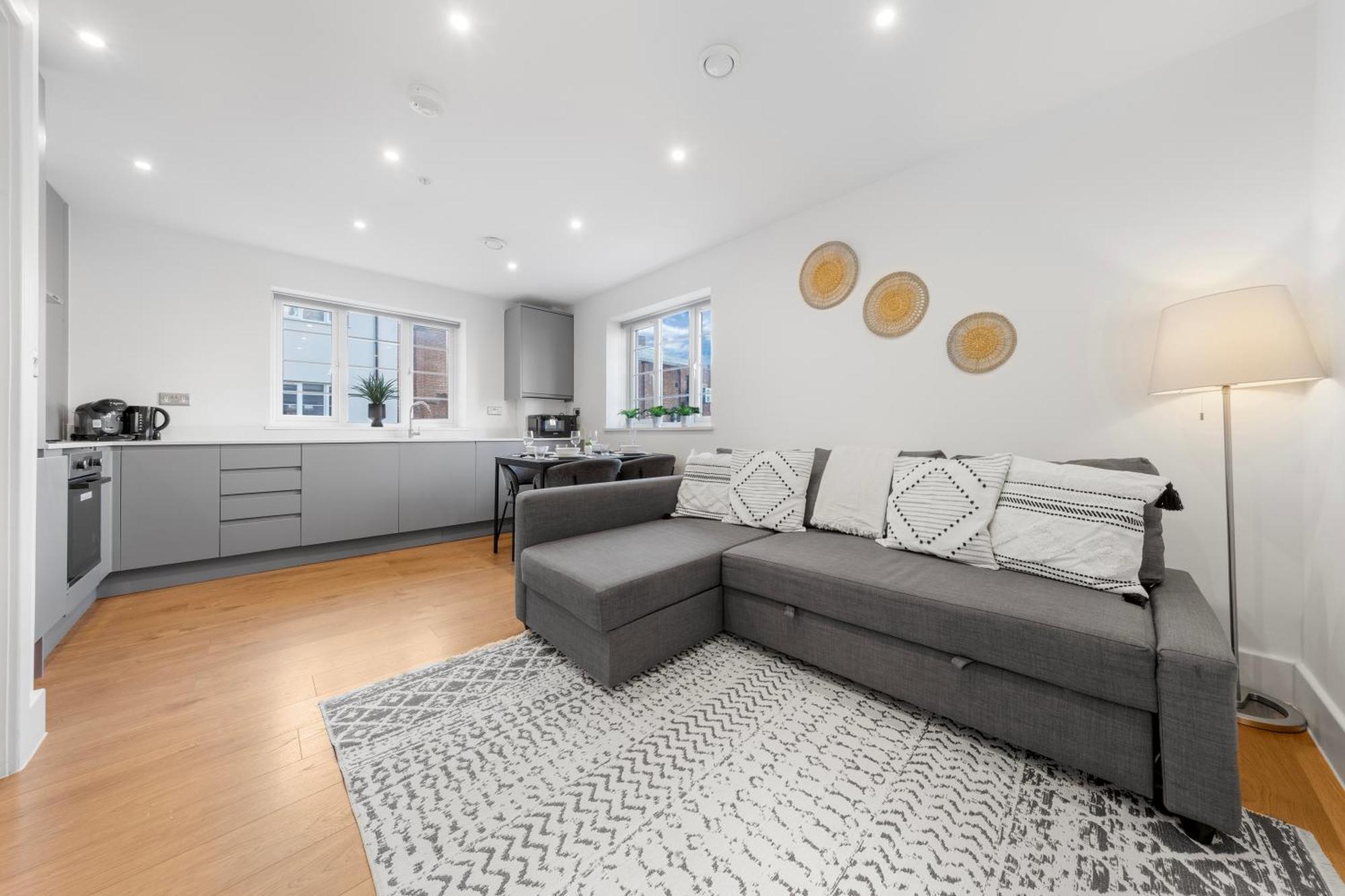 Stylish Nine Elms Vauxhall 1 Bedroom *