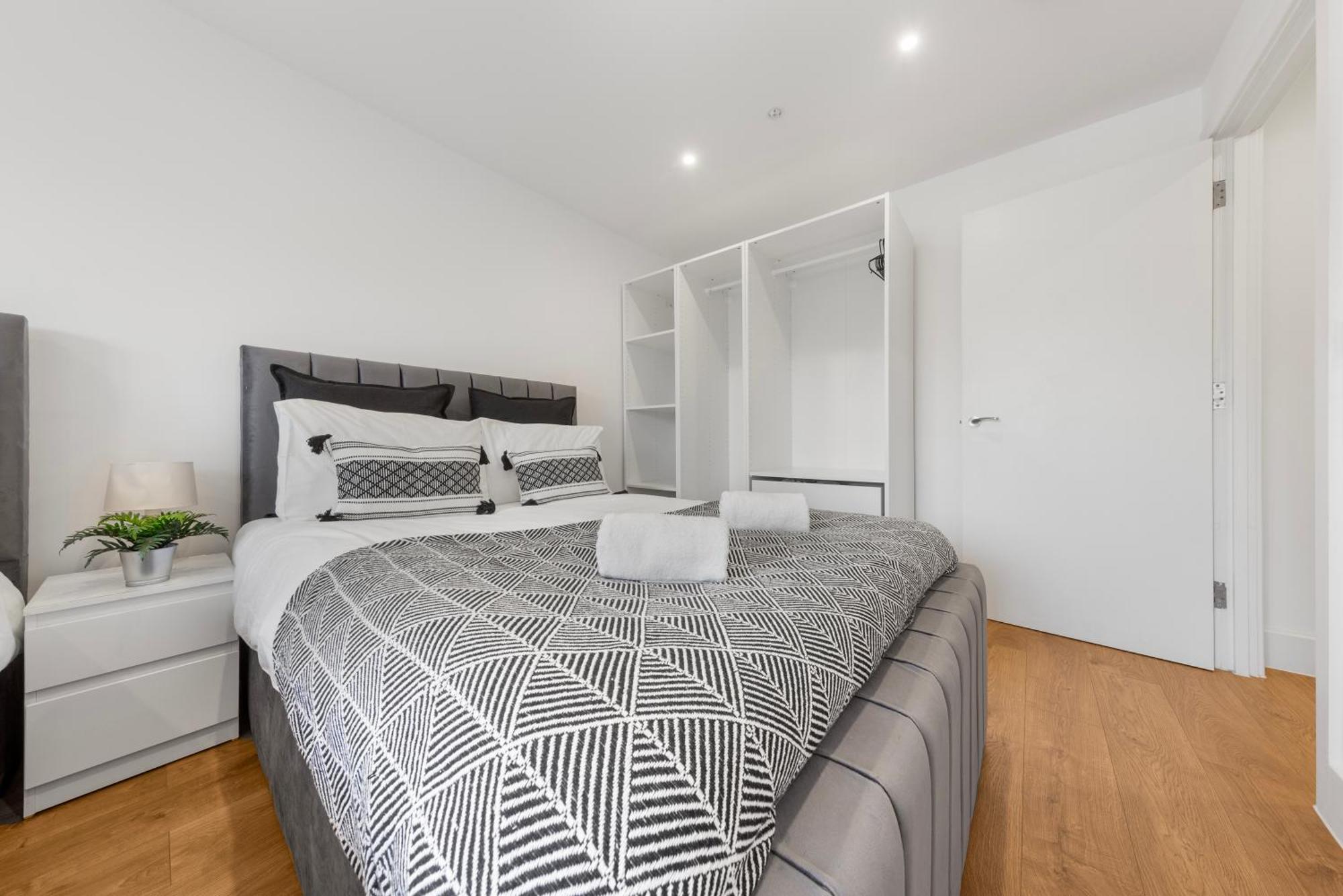 Stylish Nine Elms Vauxhall 1 Bedroom Appartement *